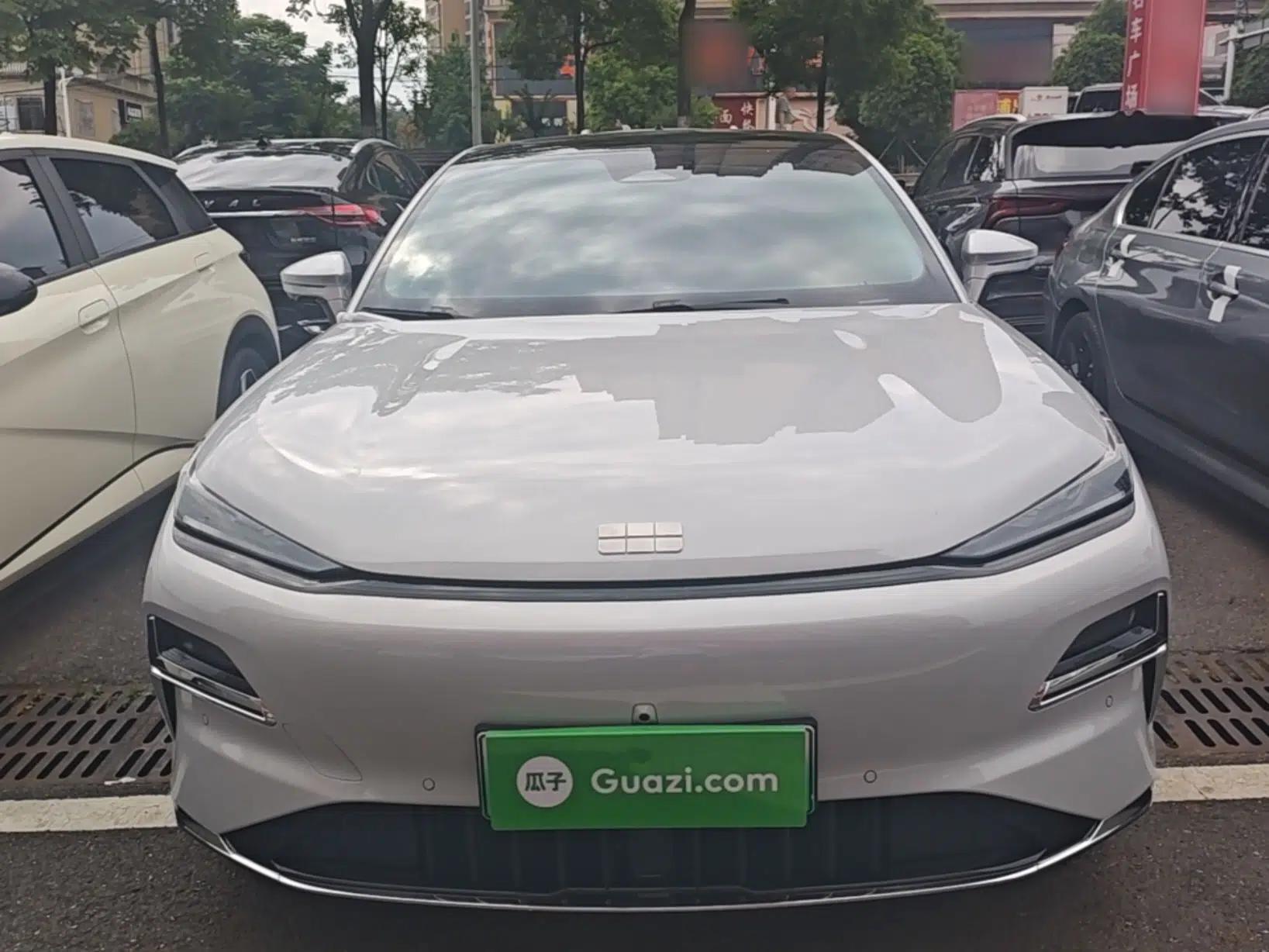 Geely Galaxy 8 2025 130km EM-i Deluxe Edition — миниатюра 2