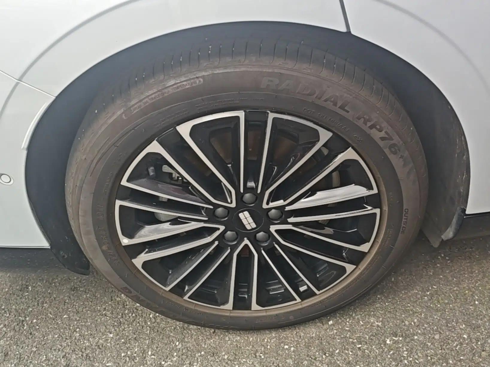 Geely Galaxy 8 2025 130km EM-i Deluxe Edition — миниатюра 11