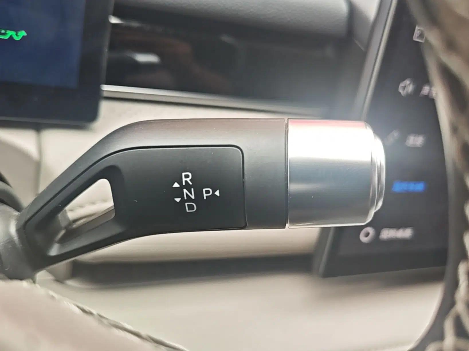 Geely Galaxy 8 2025 130km EM-i Deluxe Edition — миниатюра 16