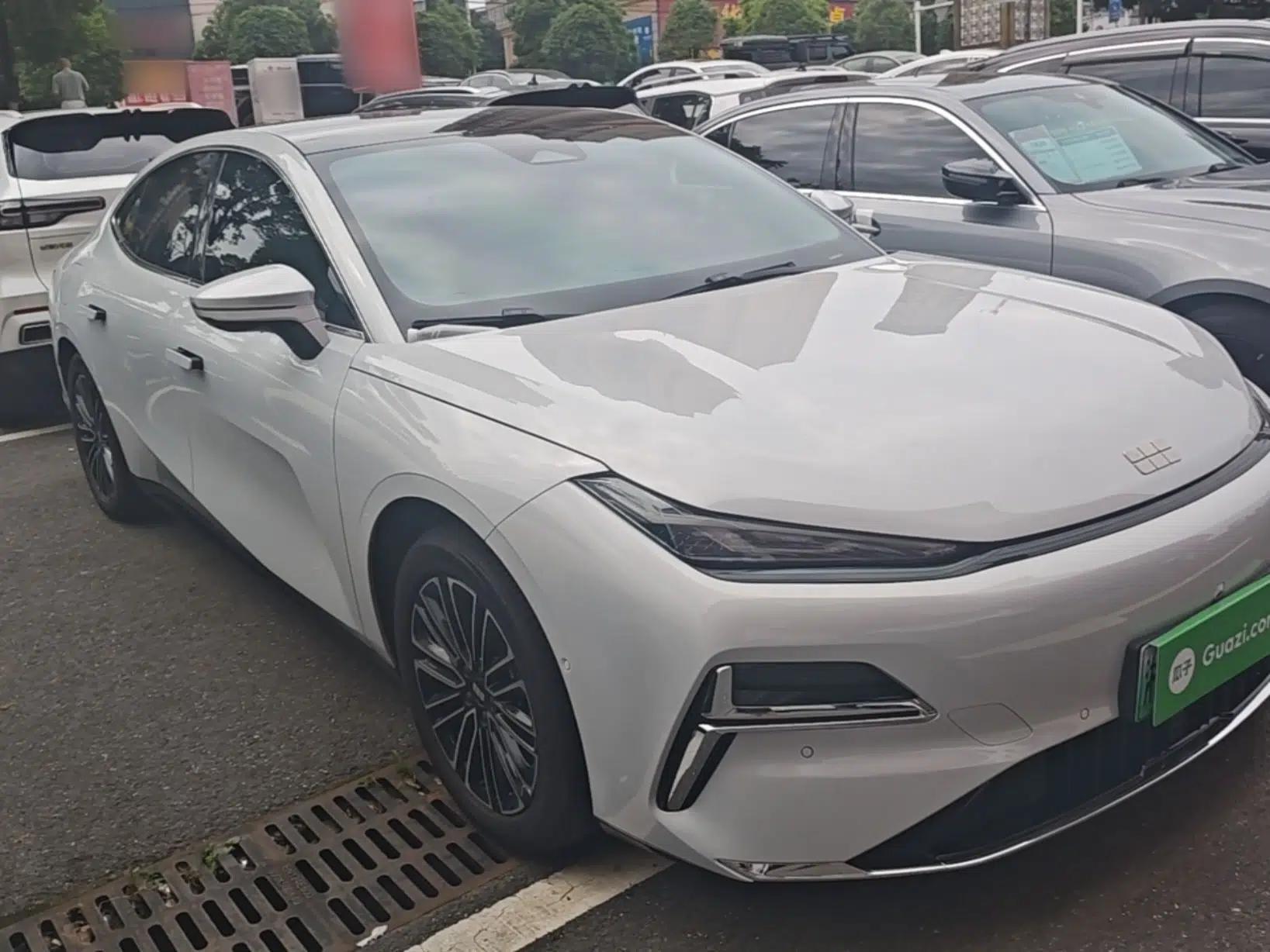 Geely Galaxy 8 2025 130km EM-i Deluxe Edition — миниатюра 3