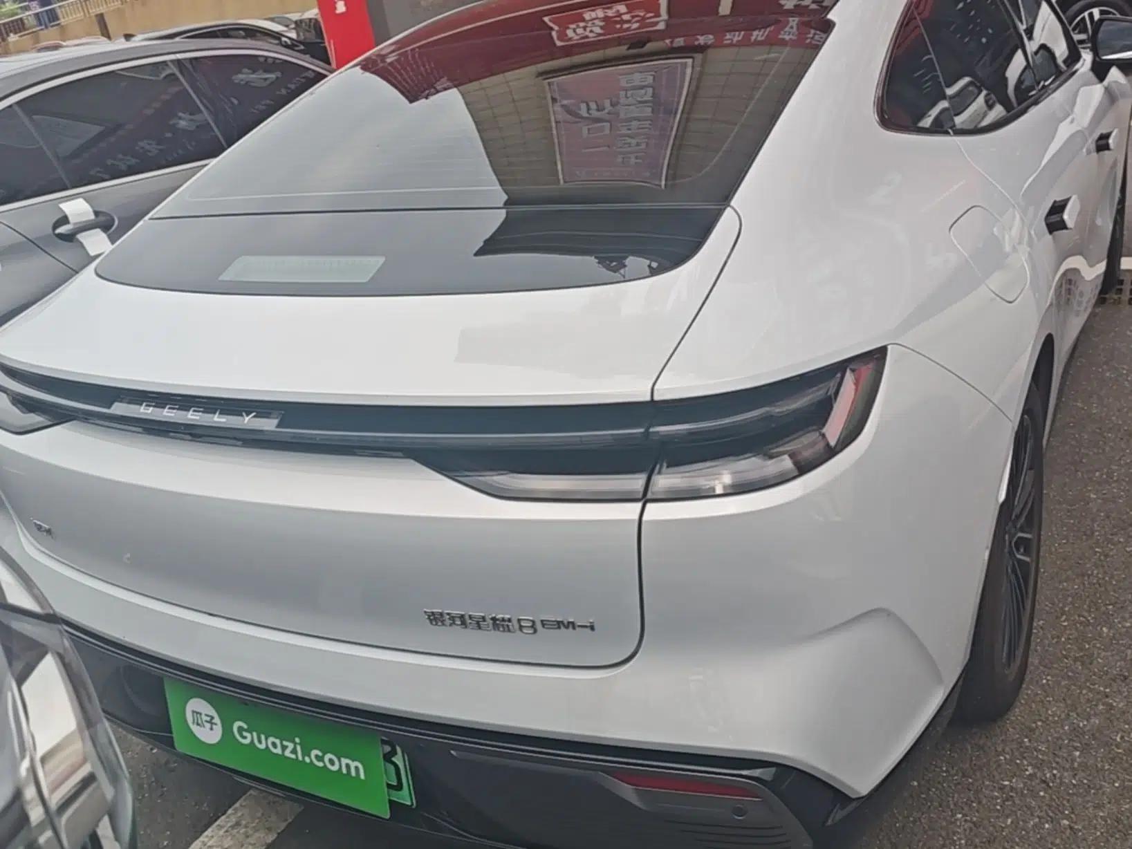 Geely Galaxy 8 2025 130km EM-i Deluxe Edition — миниатюра 5
