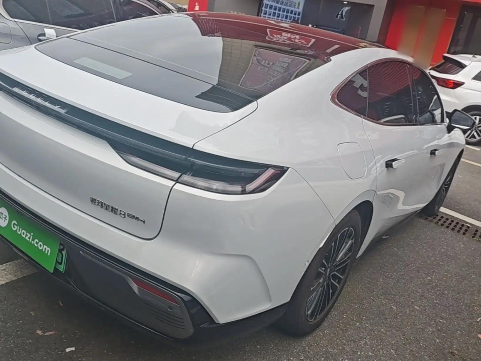Geely Galaxy 8 2025 130km EM-i Deluxe Edition — миниатюра 6