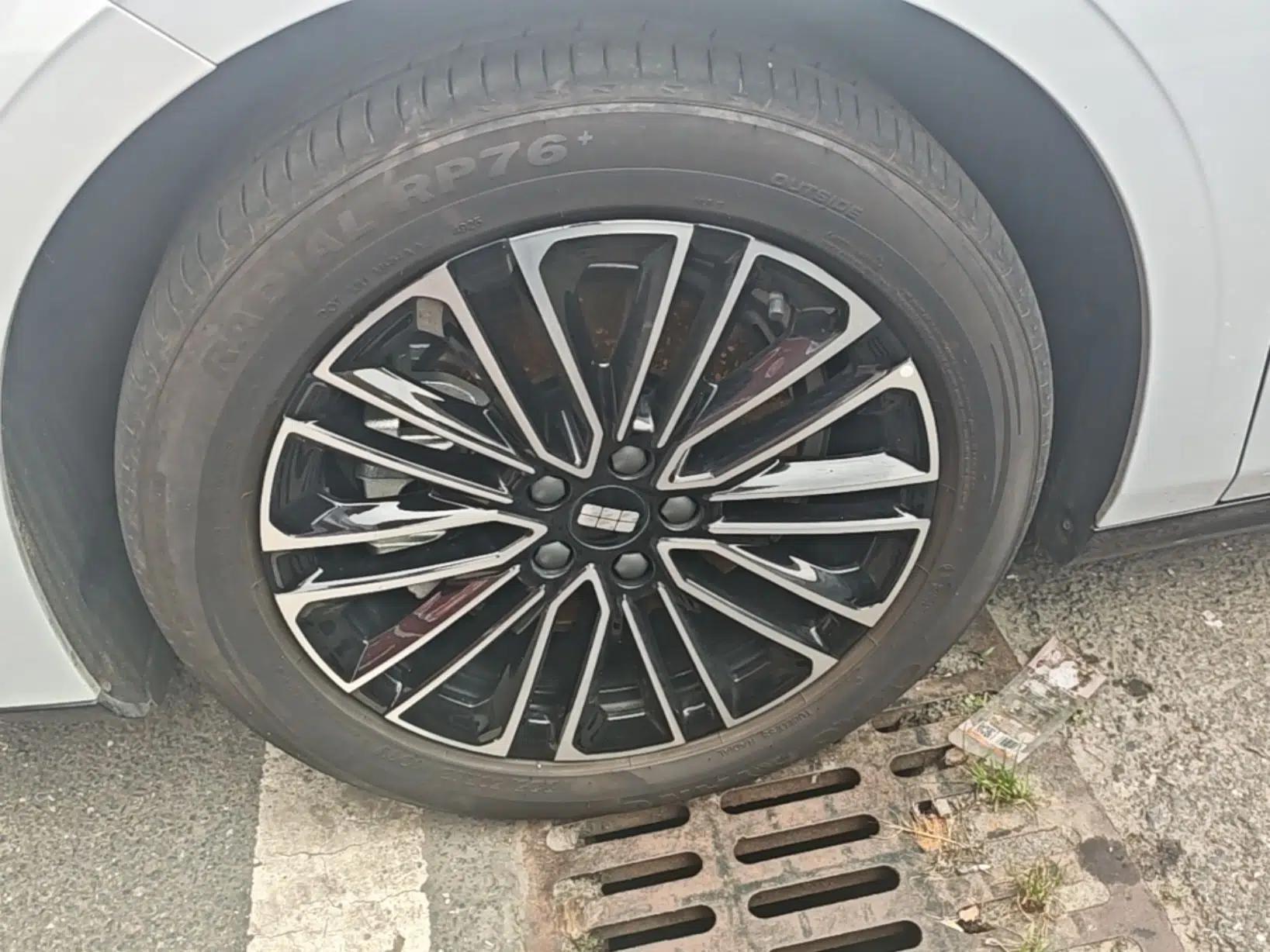 Geely Galaxy 8 2025 130km EM-i Deluxe Edition — миниатюра 10