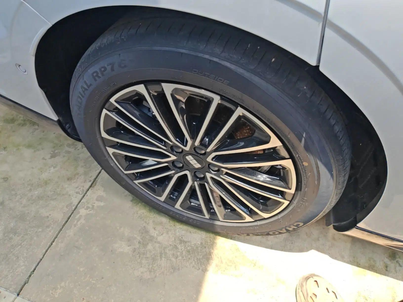 Geely Galaxy 8 2025 130km EM-i Prestige Edition — миниатюра 11