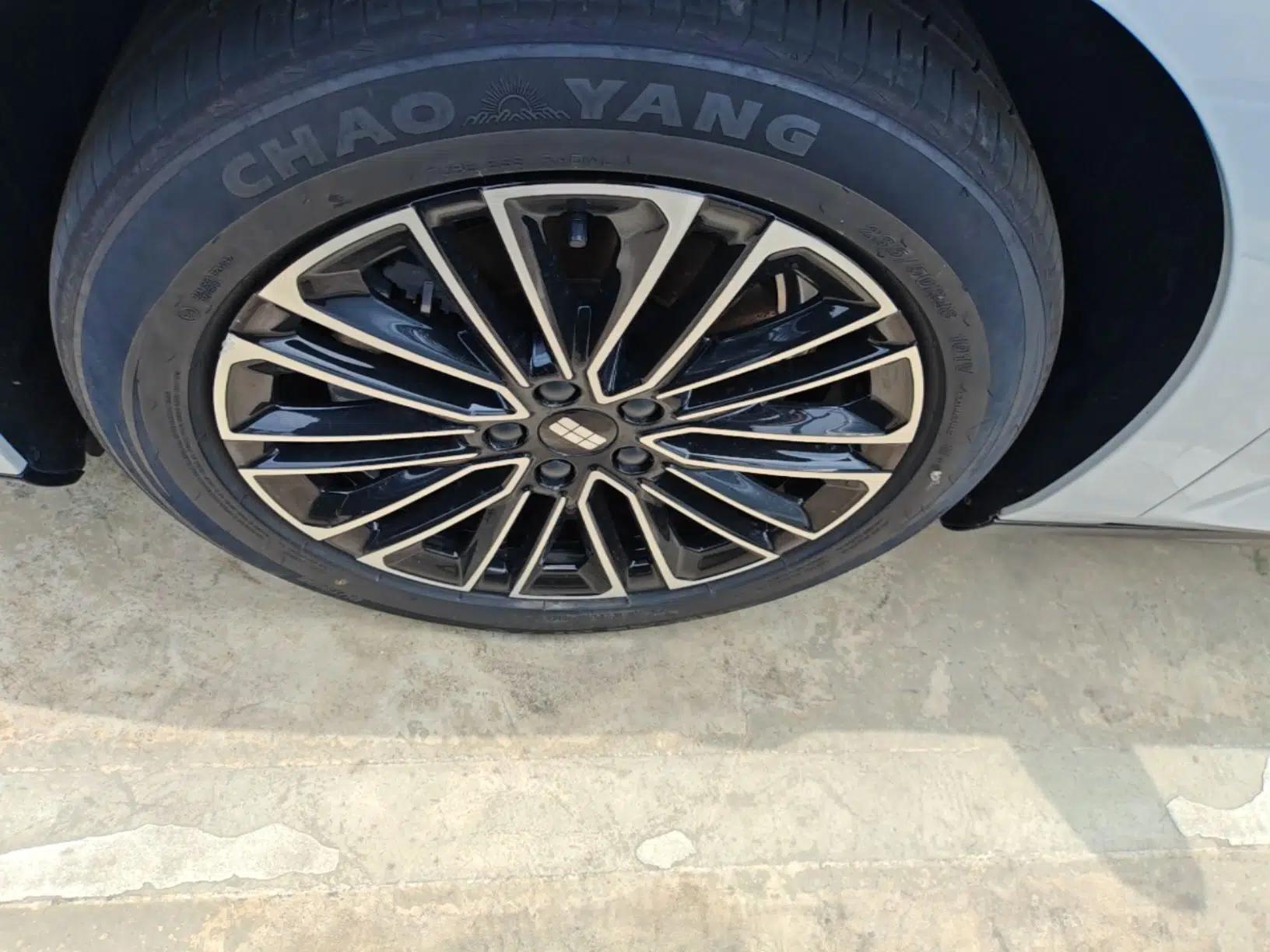 Geely Galaxy 8 2025 130km EM-i Prestige Edition — миниатюра 15