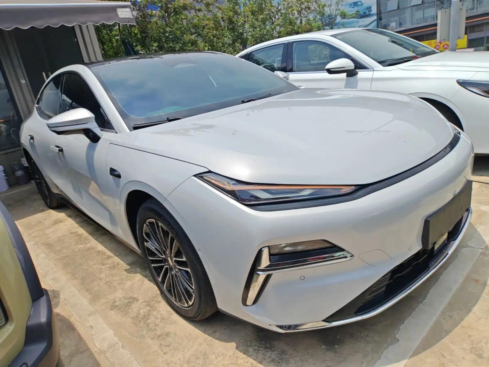 Geely Galaxy 8 2025 130km EM-i Prestige Edition — миниатюра 3