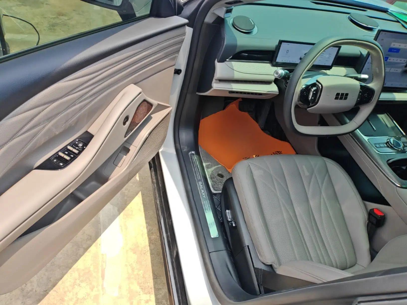 Geely Galaxy 8 2025 130km EM-i Prestige Edition — миниатюра 23