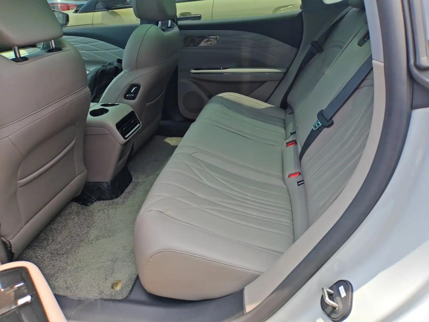 Geely Galaxy 8 2025 130km EM-i Prestige Edition — миниатюра 25