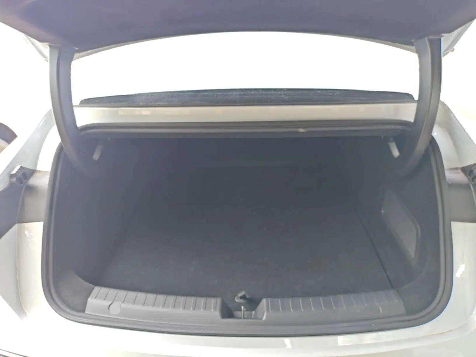 Geely Galaxy 8 2025 130km EM-i Prestige Edition — миниатюра 27