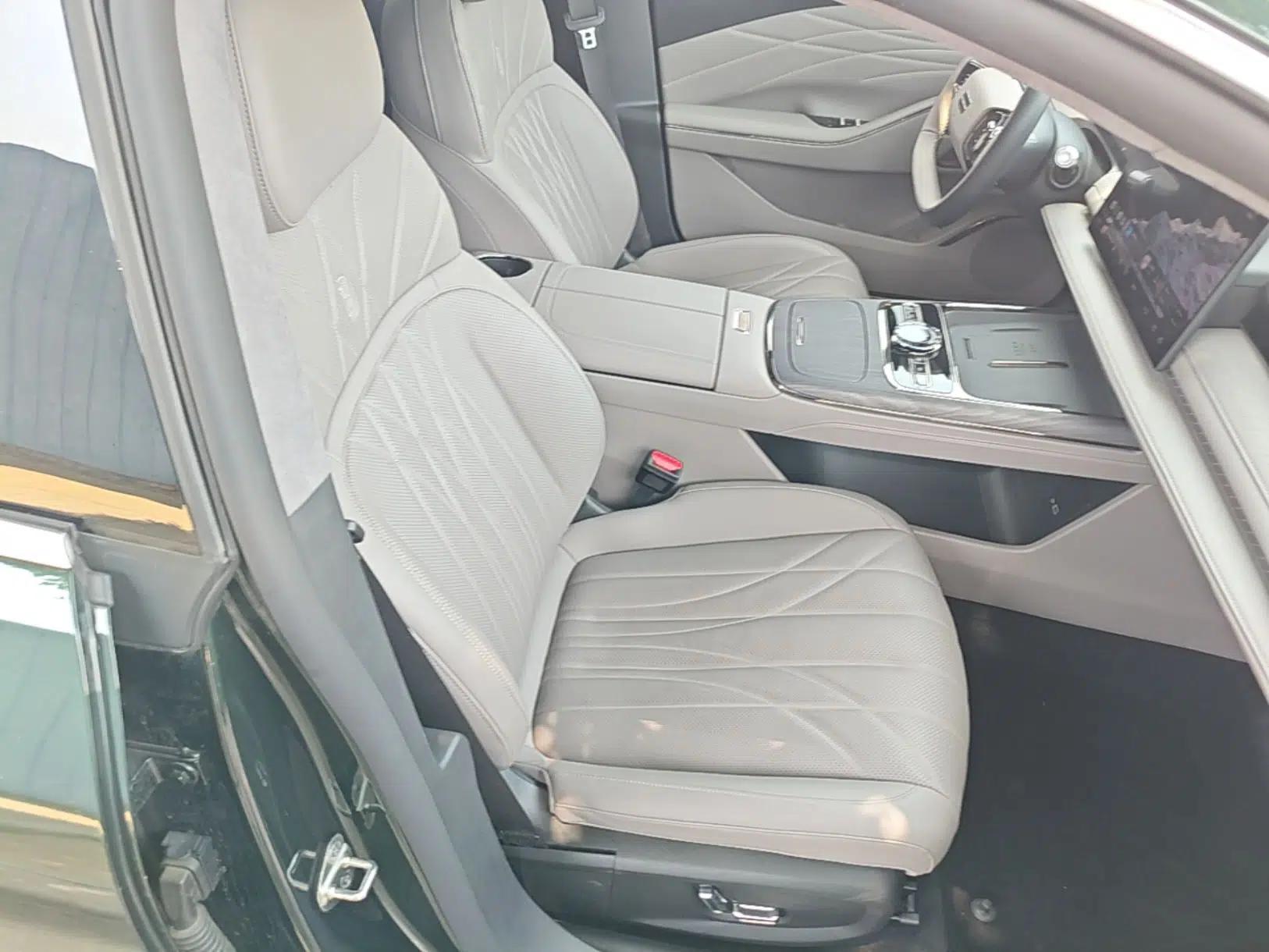 Geely Galaxy 8 2025 130km EM-P Starship Edition — миниатюра 24