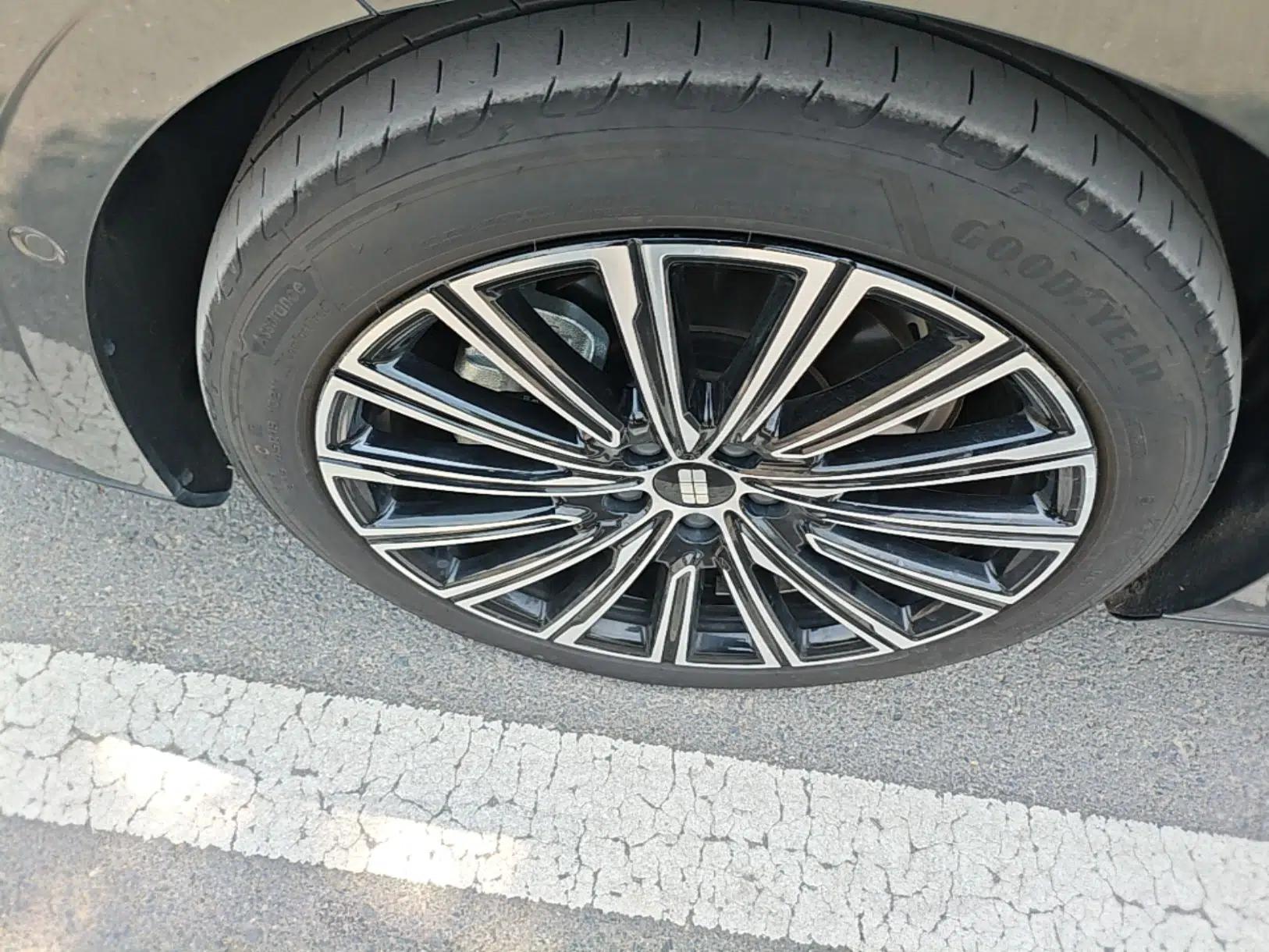 Geely Galaxy 8 2025 130km EM-P Starship Edition — миниатюра 10