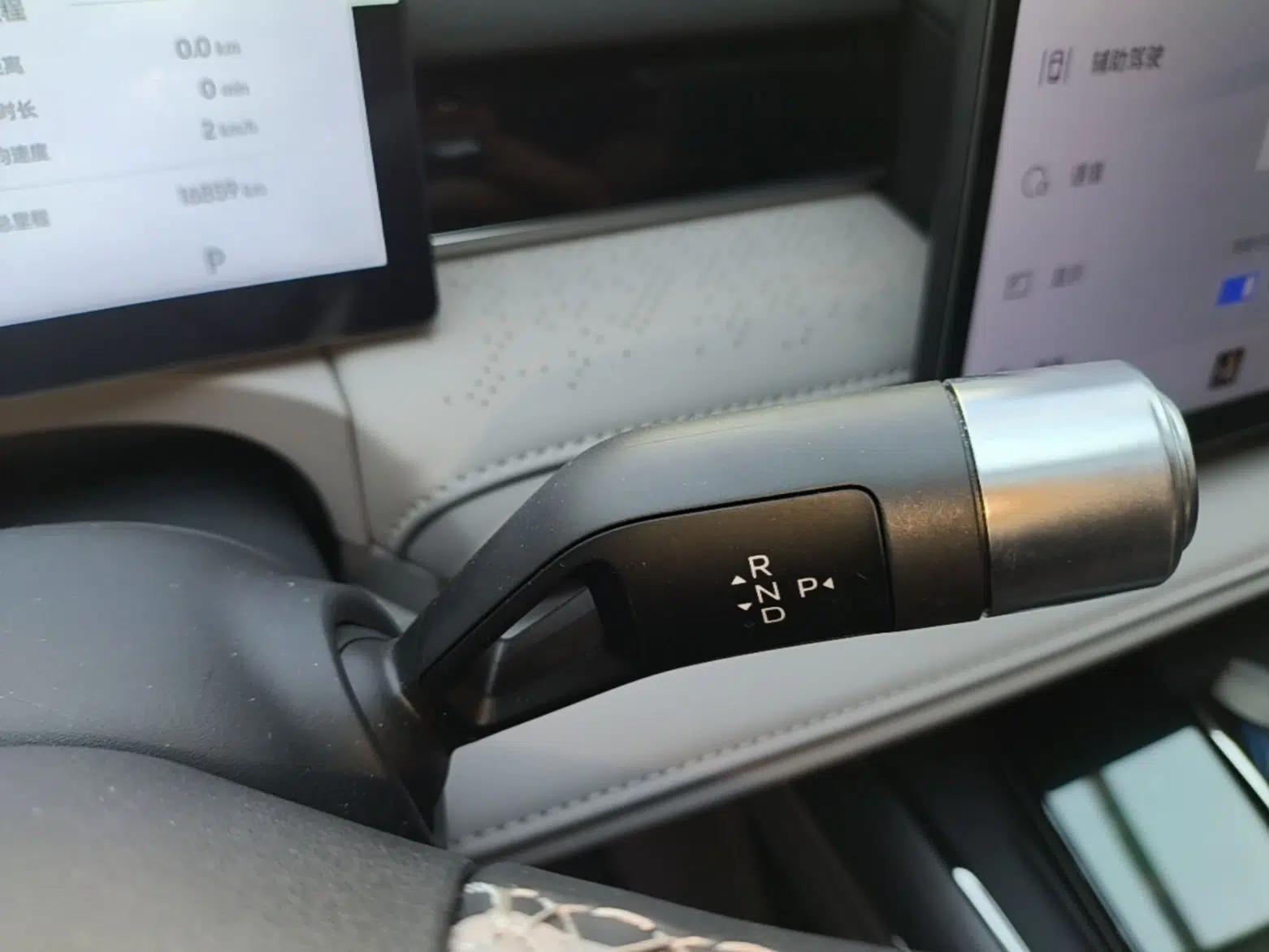 Geely Galaxy 8 2025 130km EM-P Starship Edition — миниатюра 21