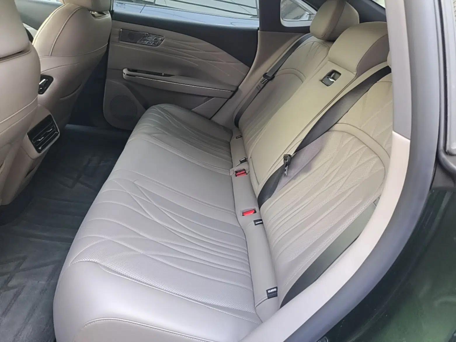 Geely Galaxy 8 2025 130km EM-P Starship Edition — миниатюра 25