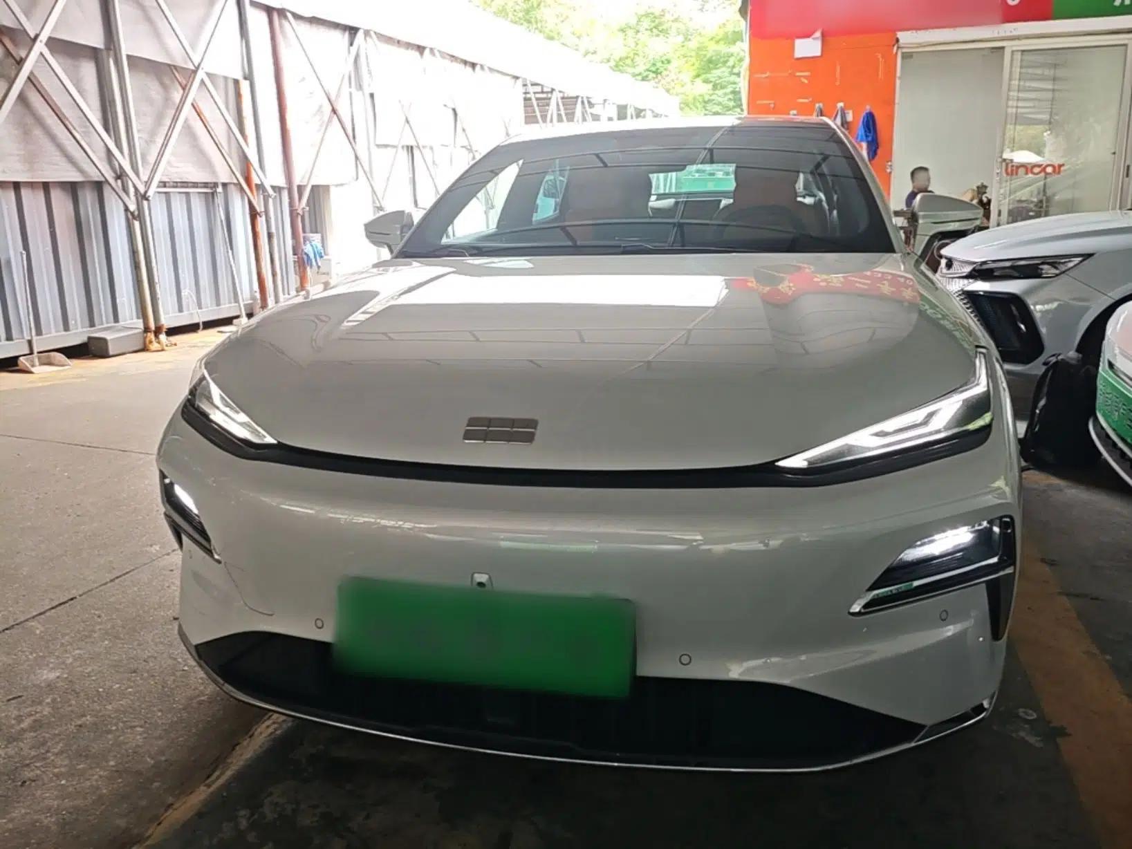 Geely Galaxy 8 2025 130km EM-i Deluxe Edition — миниатюра 2