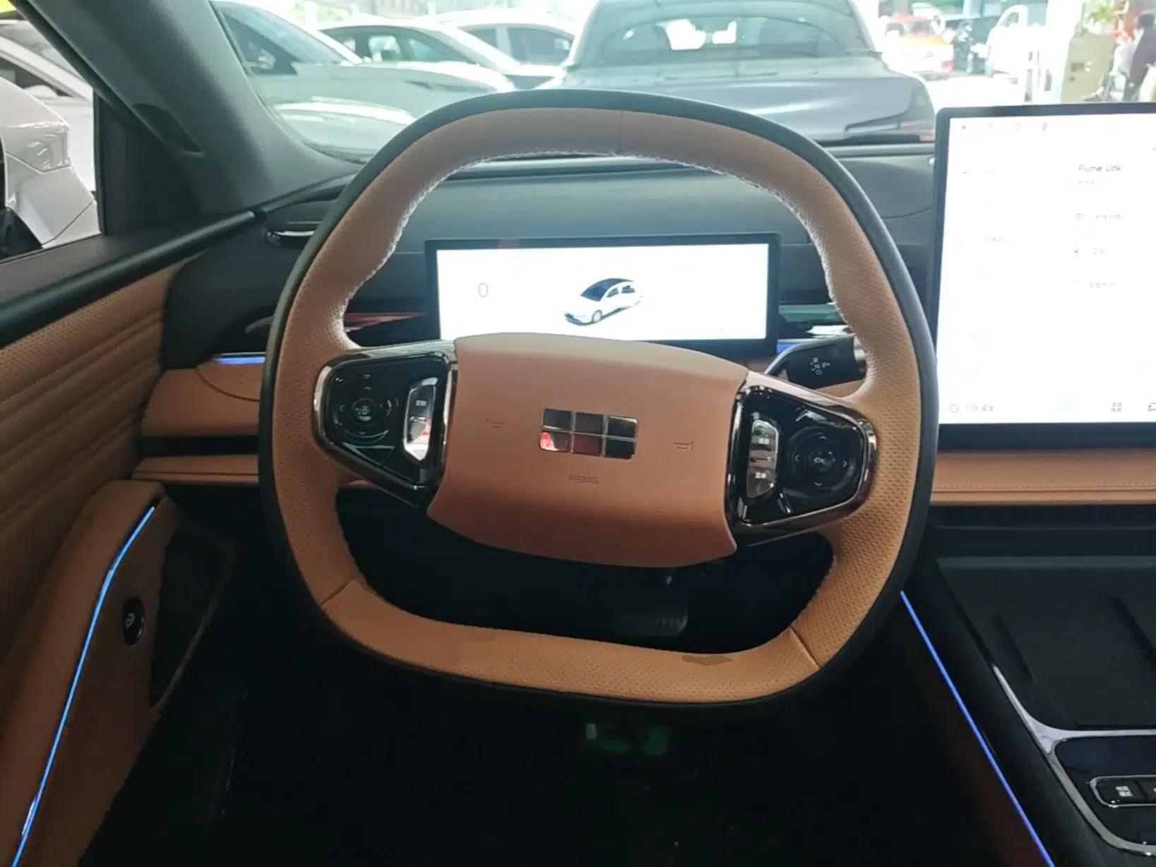 Geely Galaxy 8 2025 130km EM-i Deluxe Edition — миниатюра 18