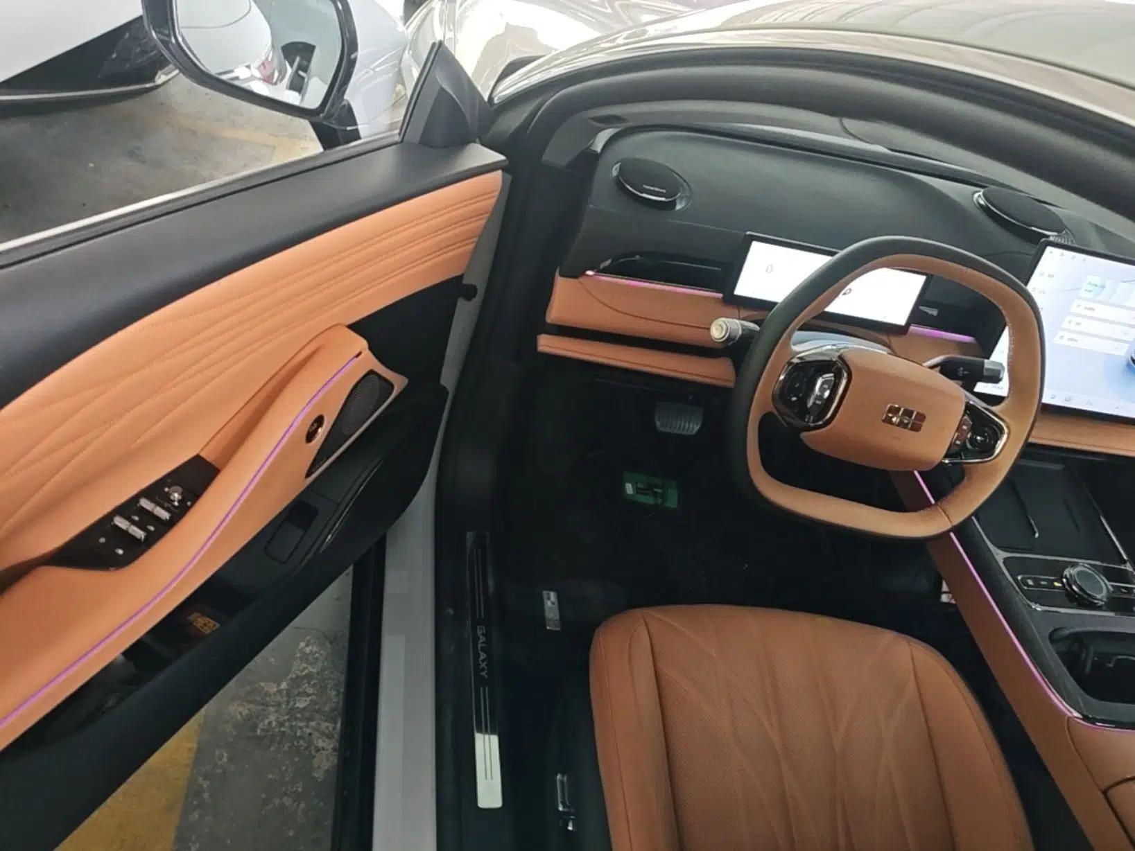 Geely Galaxy 8 2025 130km EM-i Deluxe Edition — миниатюра 23