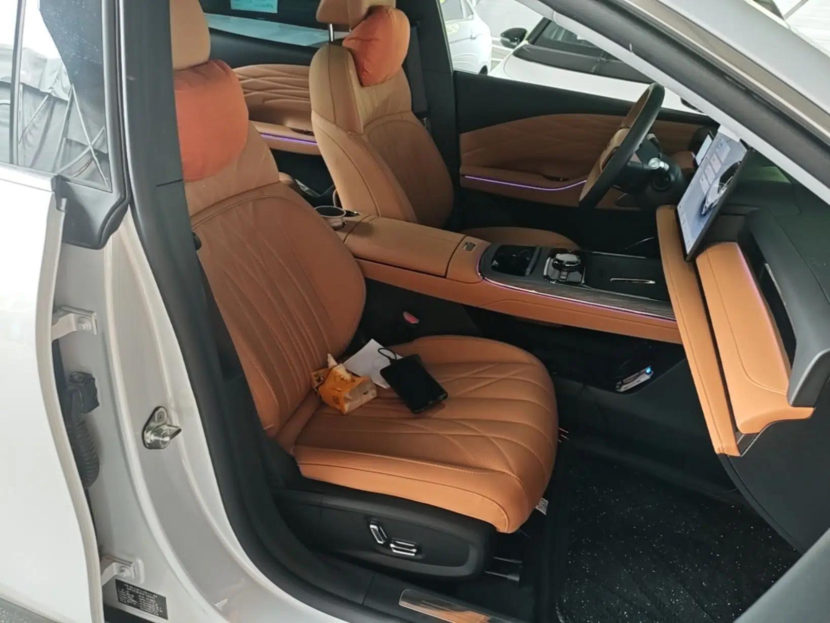 Geely Galaxy 8 2025 130km EM-i Deluxe Edition — миниатюра 24