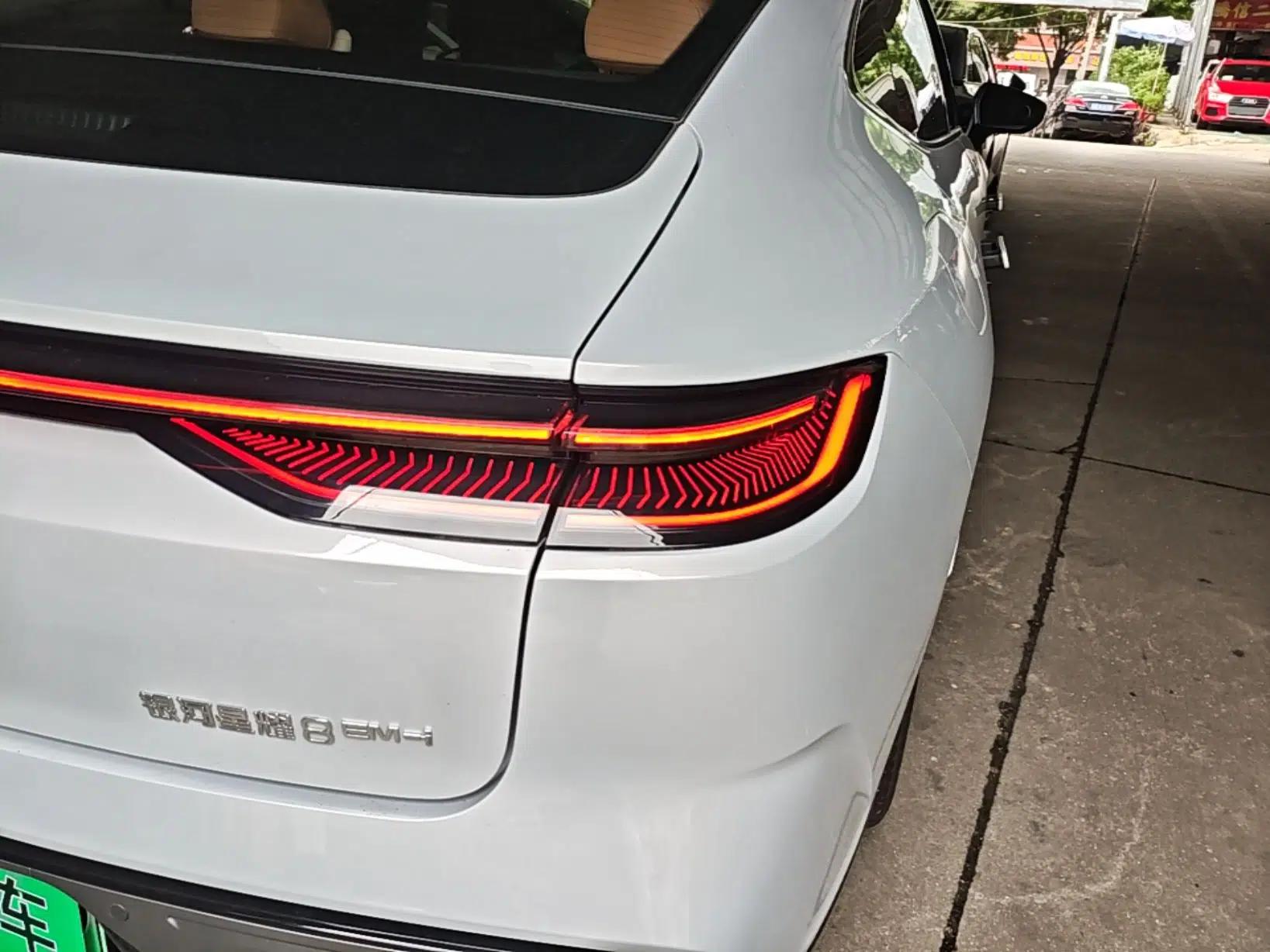 Geely Galaxy 8 2025 130km EM-i Deluxe Edition — миниатюра 9