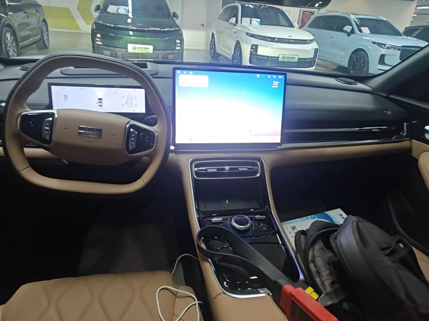 Geely Galaxy A7 2025 Model EM-i 150km Exploration+ Edition — миниатюра 15