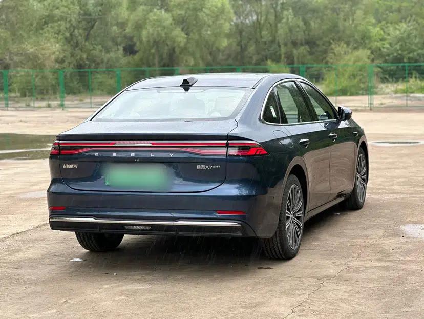 Geely Galaxy A7 2025 Model EM-i 150km Exploration+ Edition — миниатюра 6