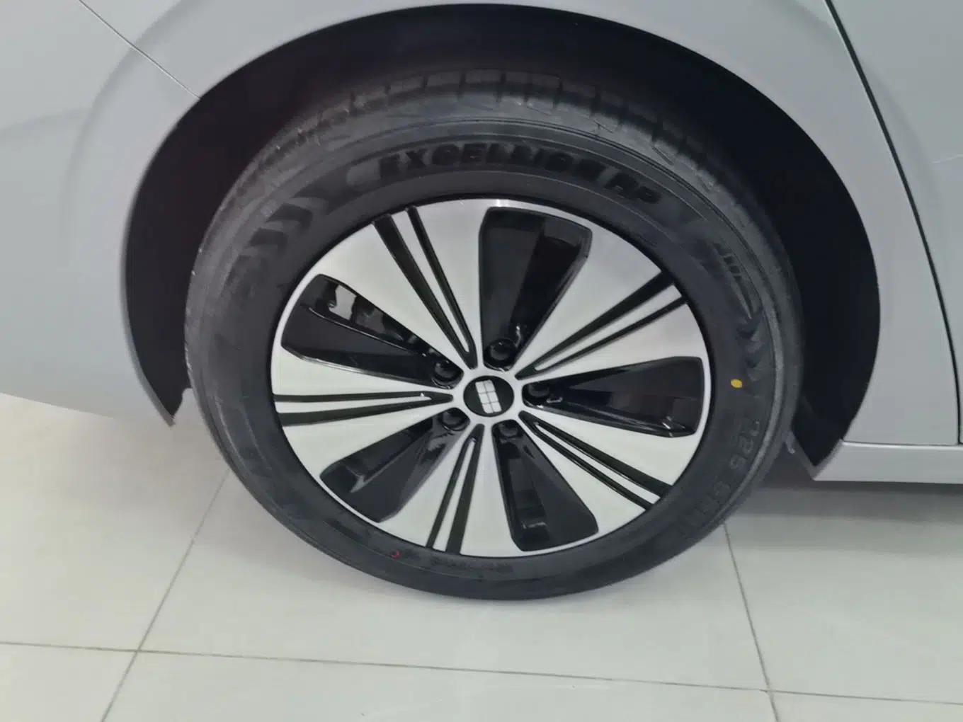 Geely Galaxy A7 2025 Model EM-i 150km Exploration+ Edition — миниатюра 11