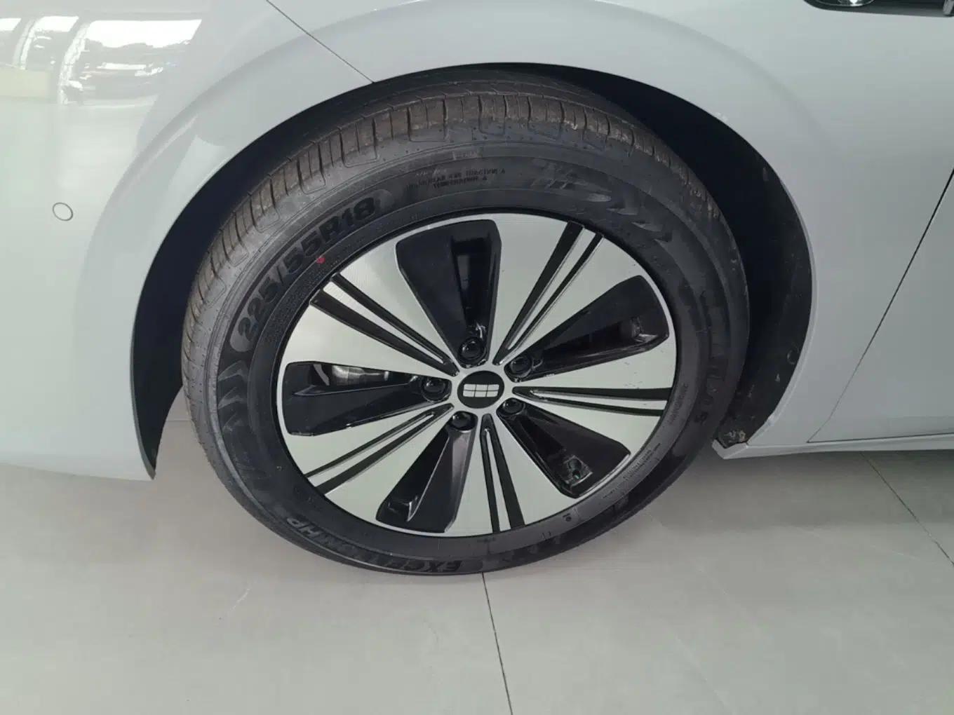 Geely Galaxy A7 2025 Model EM-i 150km Exploration+ Edition — миниатюра 10
