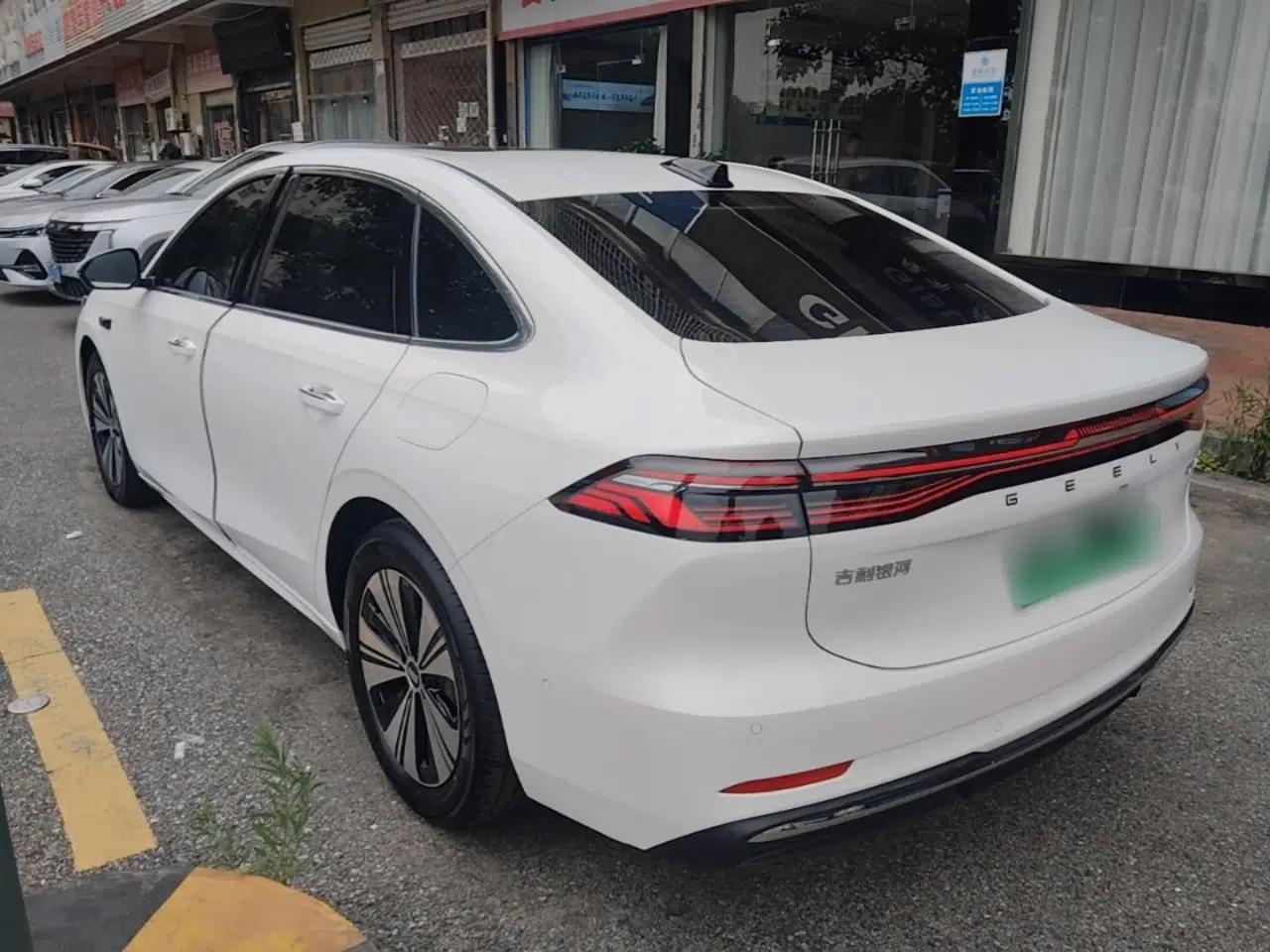 Geely Galaxy A7 2025 Model EM-i 150km Exploration+ Edition — миниатюра 4