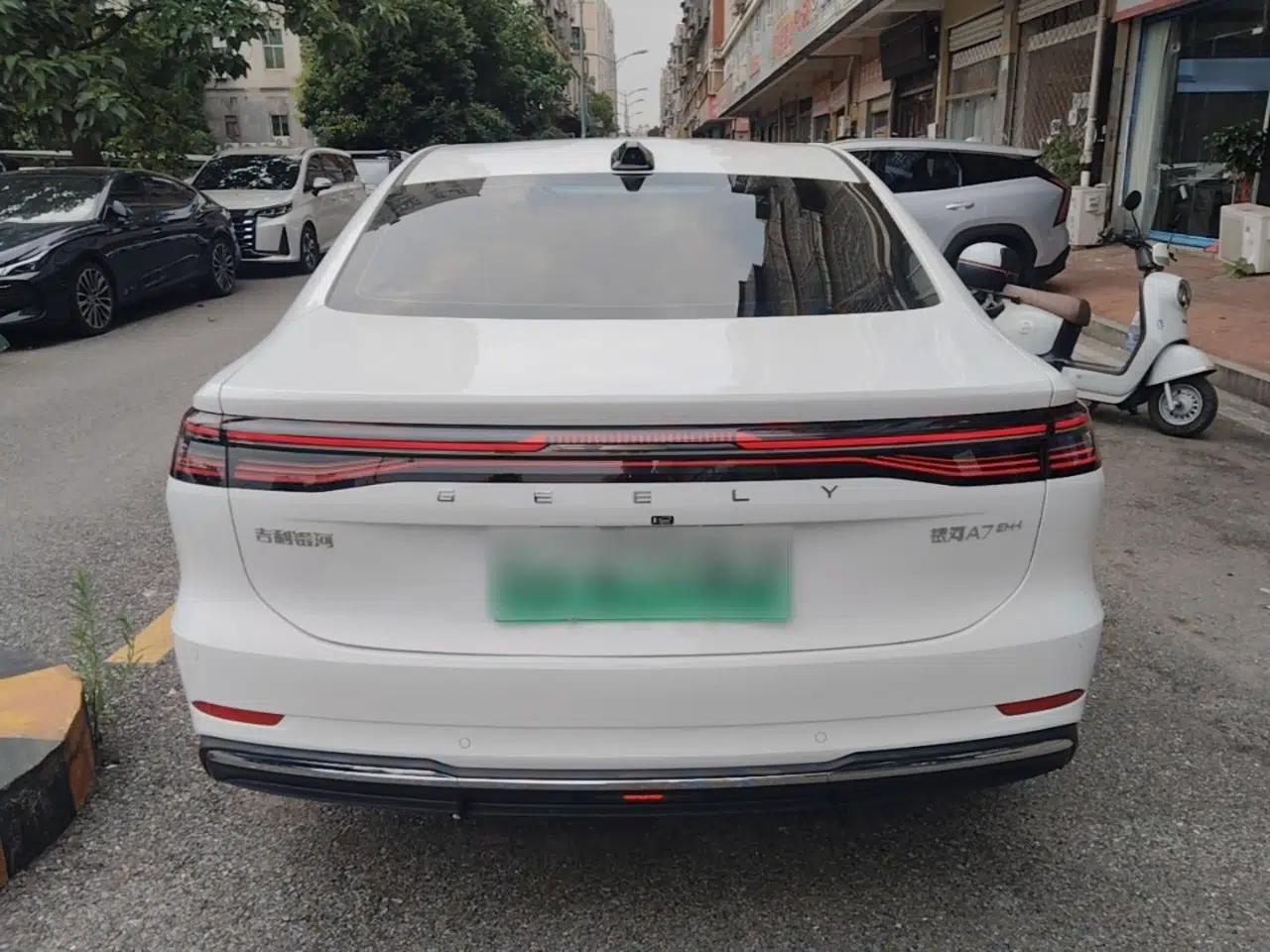Geely Galaxy A7 2025 Model EM-i 150km Exploration+ Edition — миниатюра 5