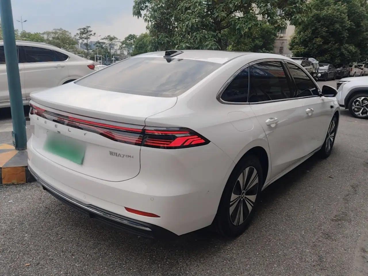 Geely Galaxy A7 2025 Model EM-i 150km Exploration+ Edition — миниатюра 6