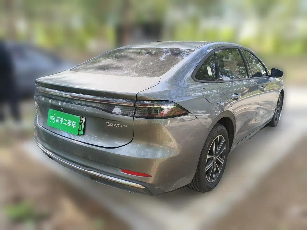 Geely Galaxy A7 2025 Model EM-i 70km Luxury Edition — миниатюра 6