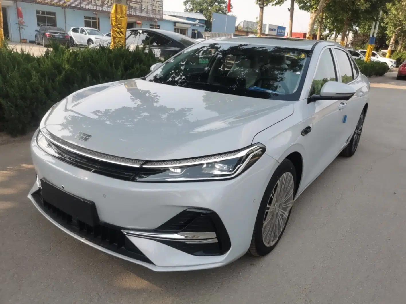 Geely Galaxy A7 2025 Model EM-i 150km Starship Edition — миниатюра 1