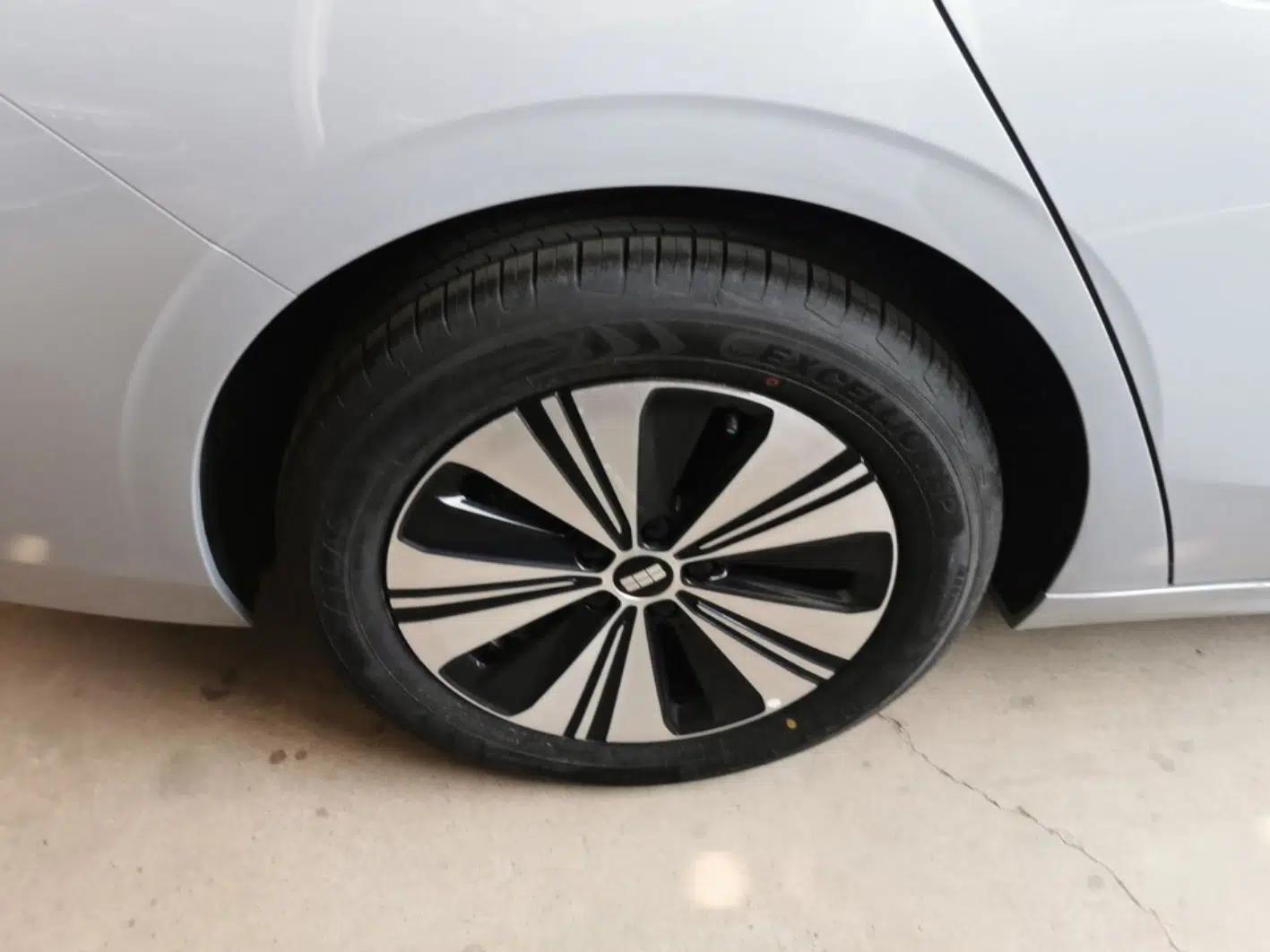 Geely Galaxy A7 2025 Model EM-i 150km Exploration+ Edition — миниатюра 11