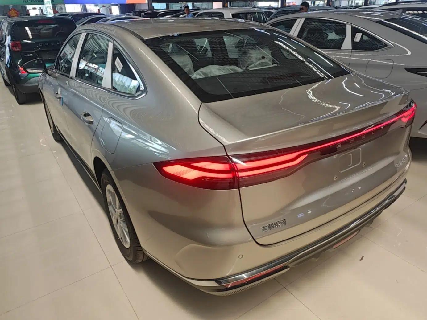 Geely Galaxy Stellar 6 2026 Model 125km Long-range Edition — миниатюра 4