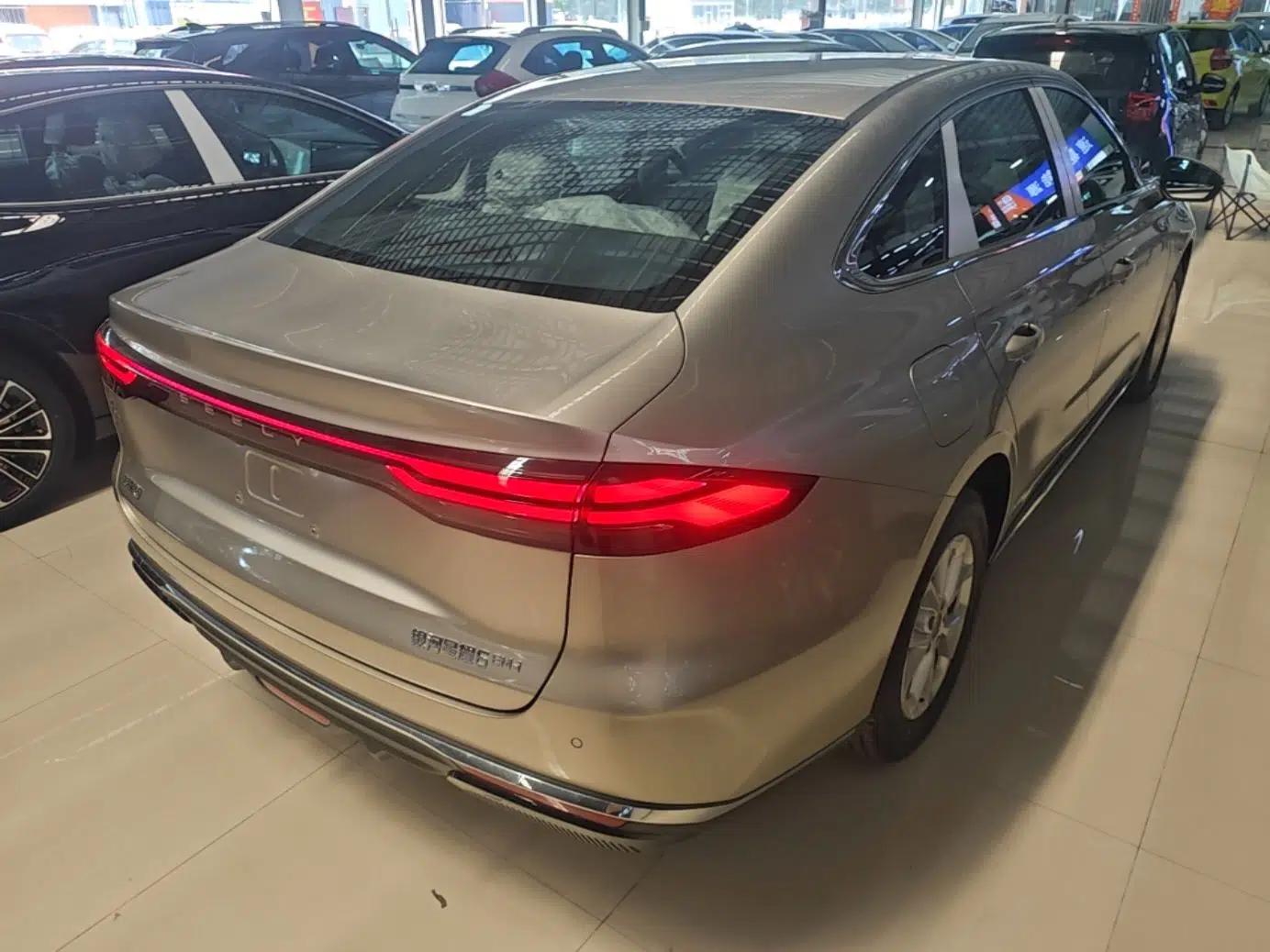 Geely Galaxy Stellar 6 2026 Model 125km Long-range Edition — миниатюра 6