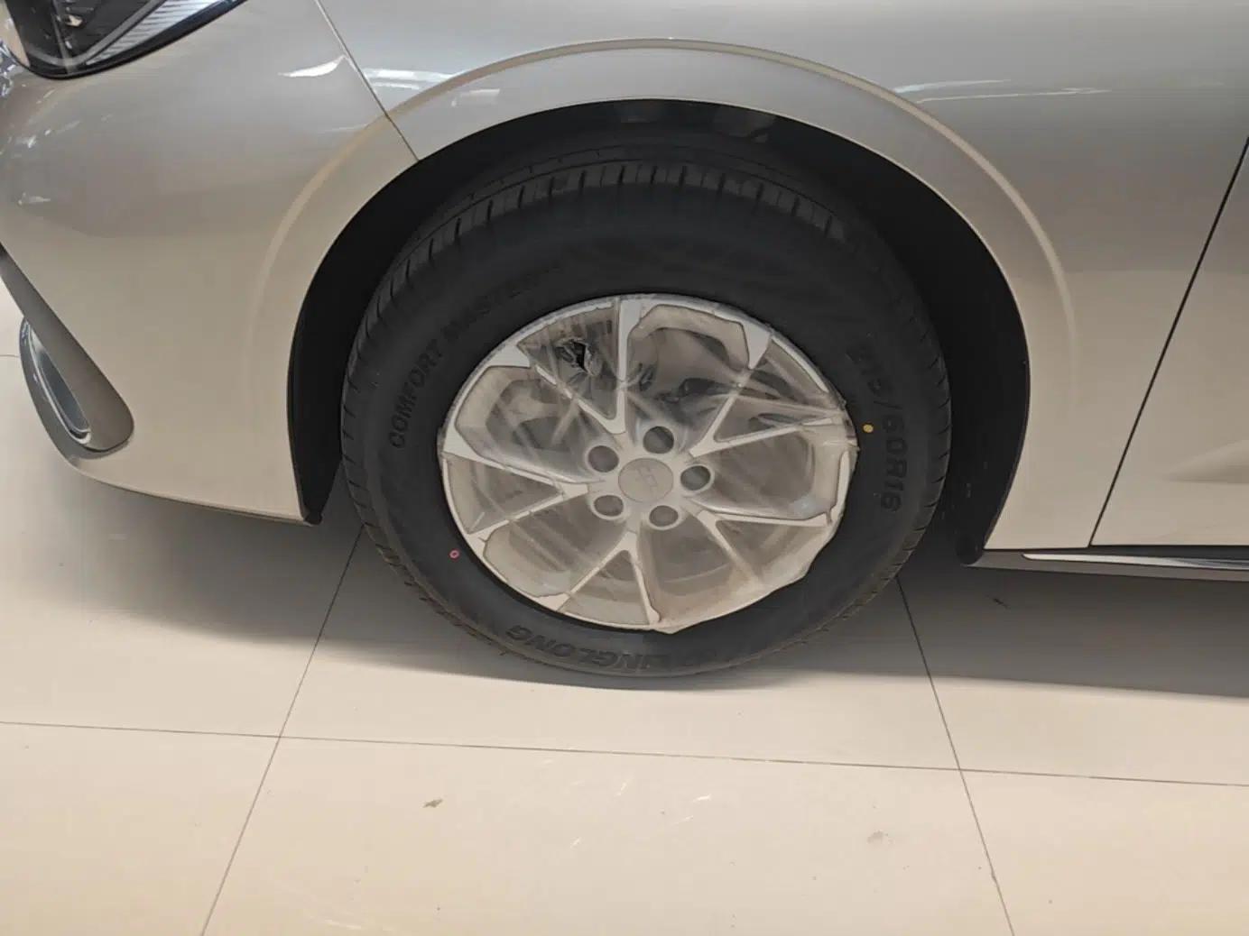 Geely Galaxy Stellar 6 2026 Model 125km Long-range Edition — миниатюра 10