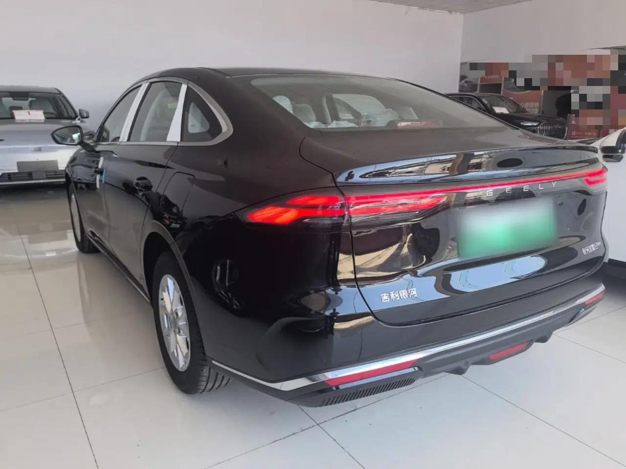 Geely Galaxy Stellar 6 2026 Model 125km Long-range Edition — миниатюра 4