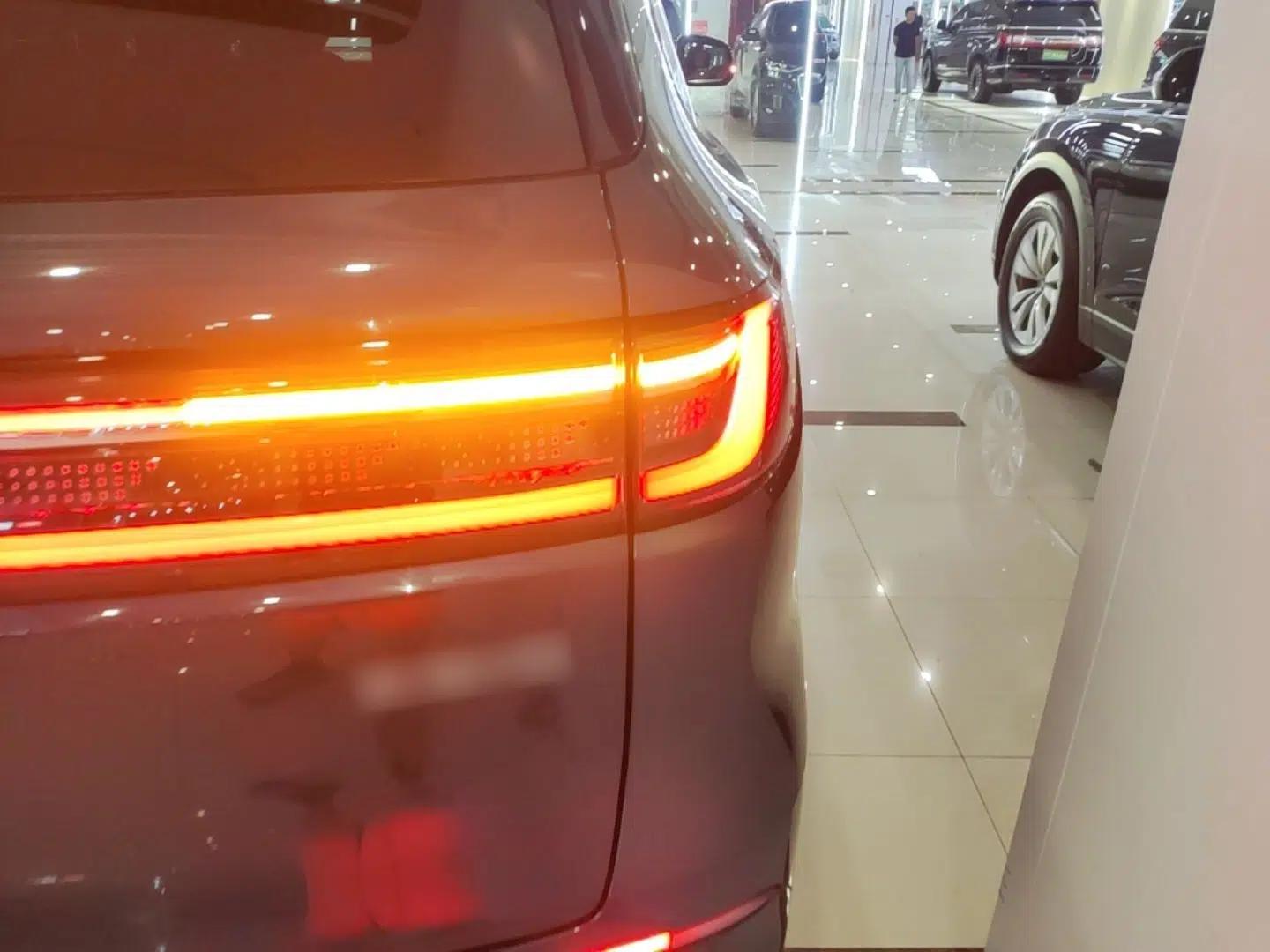 Geely Galaxy M9 2025 Model 210km Four-Wheel-Drive Leading Edition — миниатюра 9