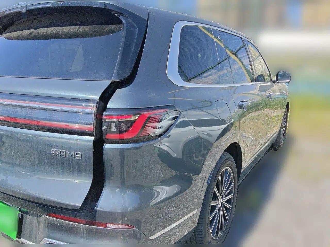 Geely Galaxy M9 2025 Model 210km Four-Wheel-Drive Leading Edition — миниатюра 6