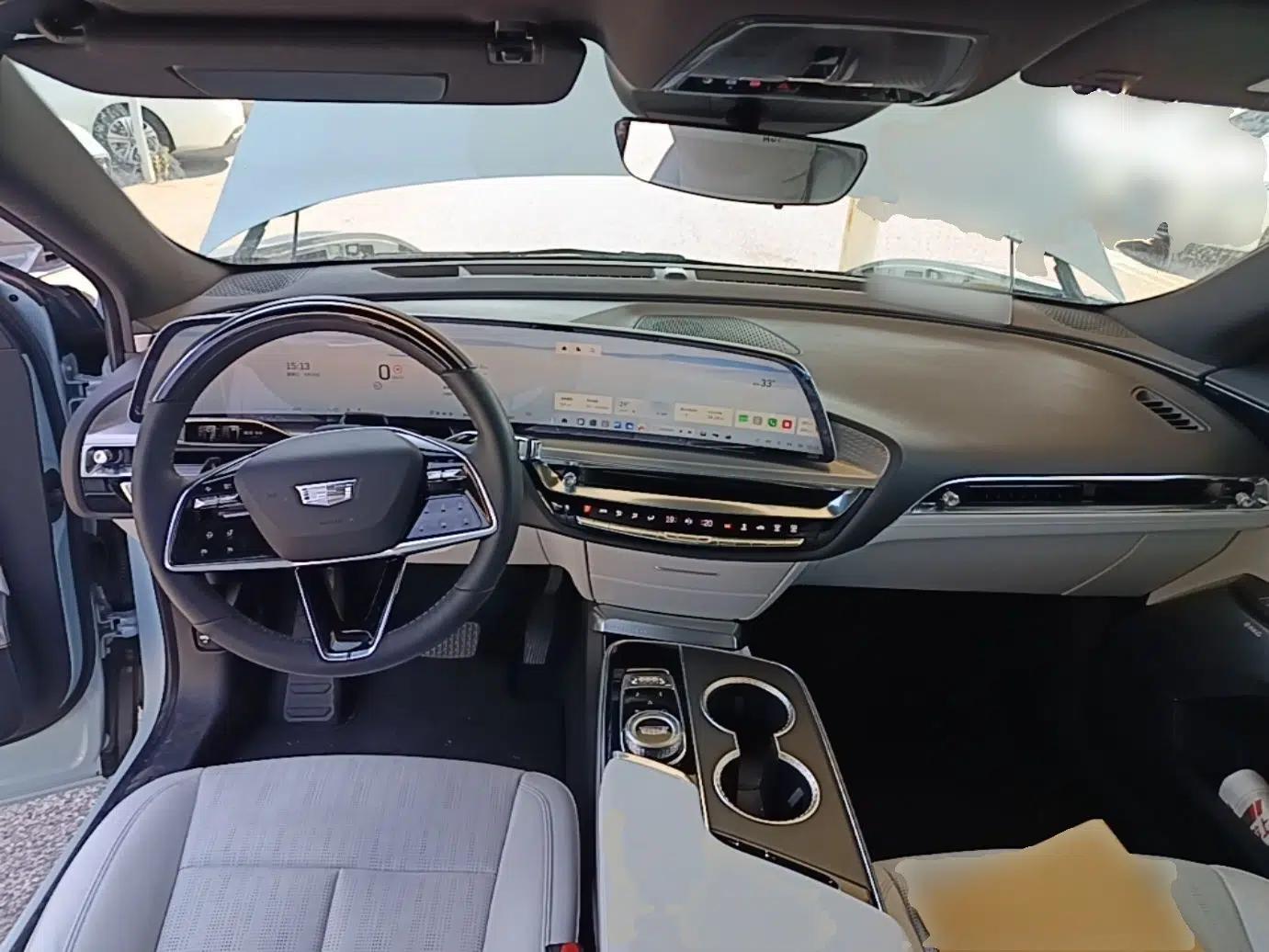 Cadillac LYRIQ 2022 Rear-Drive Long-Range Luxury Edition — миниатюра 12
