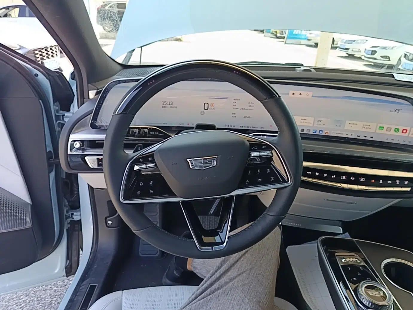Cadillac LYRIQ 2022 Rear-Drive Long-Range Luxury Edition — миниатюра 13