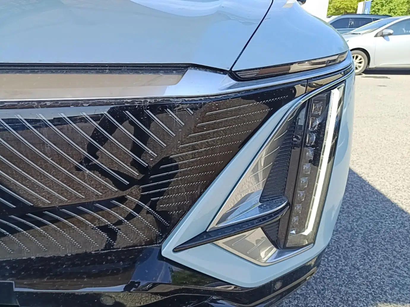 Cadillac LYRIQ 2022 Rear-Drive Long-Range Luxury Edition — миниатюра 8