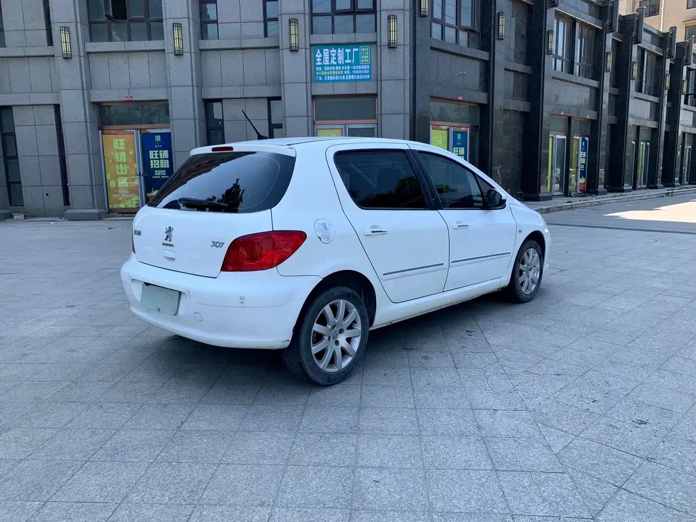 Peugeot 307 2013 Hatchback 1.6L Automatic Comfort Edition — миниатюра 4