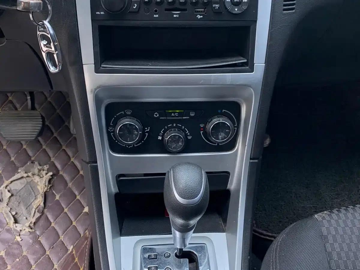 Peugeot 307 2013 Hatchback 1.6L Automatic Comfort Edition — миниатюра 9
