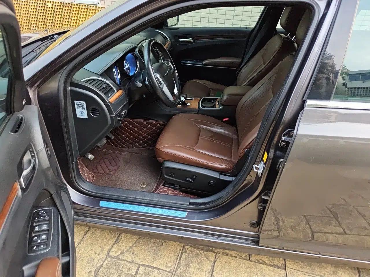 Chrysler 300C 2014 3.0L Excellence Edition — миниатюра 16