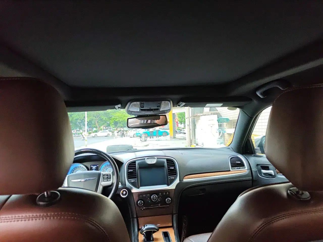Chrysler 300C 2014 3.0L Excellence Edition — миниатюра 18