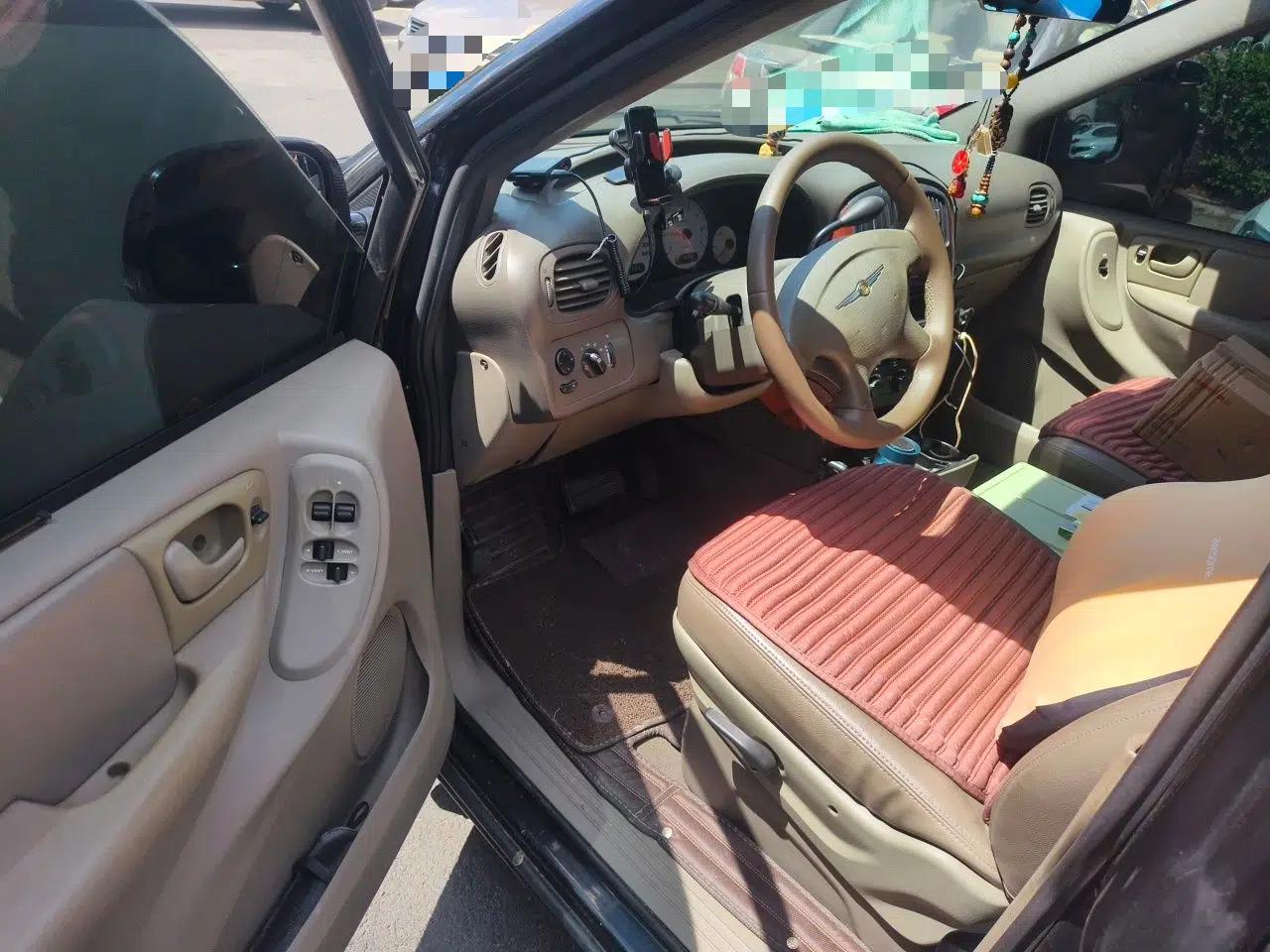 Chrysler Grand Voyager 2012 3.0L Classic Edition — миниатюра 16