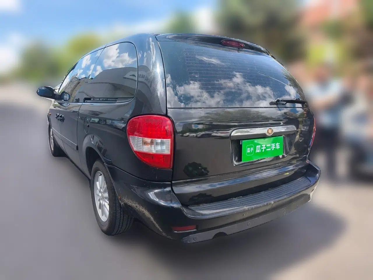 Chrysler Grand Voyager 2012 3.0L Classic Edition — миниатюра 4