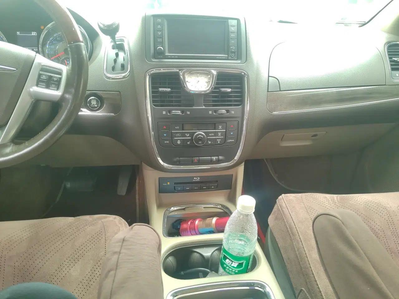 Chrysler Grand Voyager — миниатюра 13