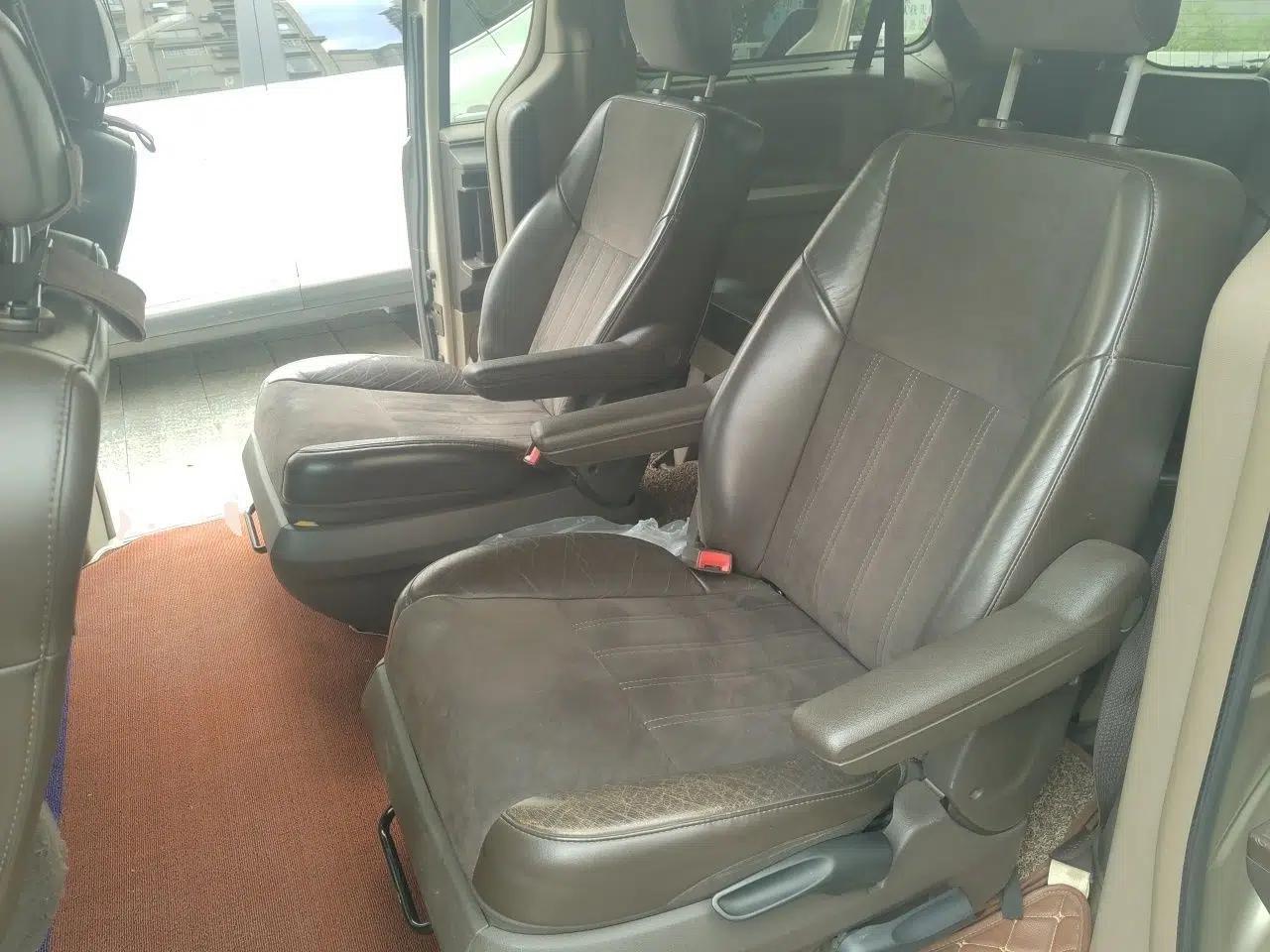 Chrysler Grand Voyager — миниатюра 17