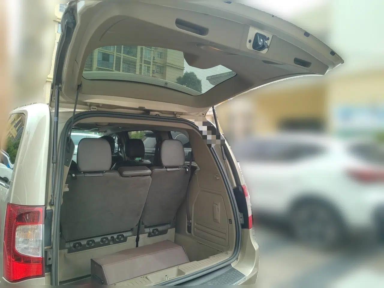 Chrysler Grand Voyager — миниатюра 19